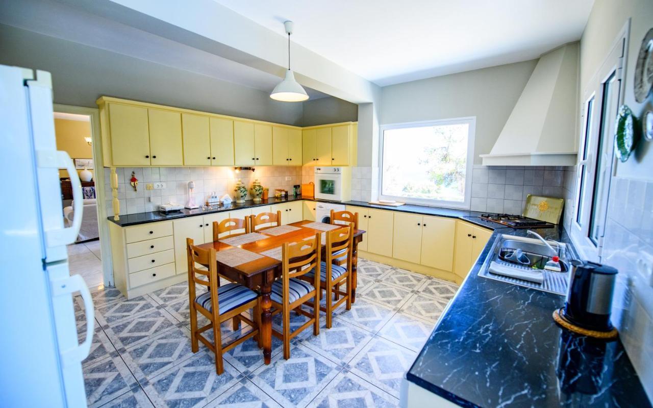 Pessada Bay Studios And Apartments Pesádha Esterno foto