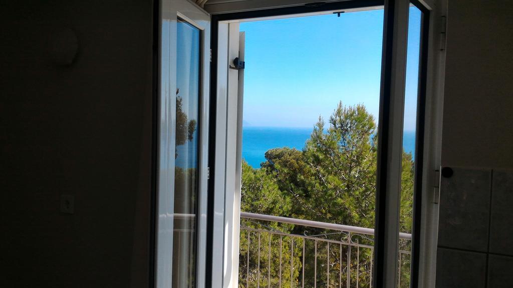 Pessada Bay Studios And Apartments Pesádha Esterno foto